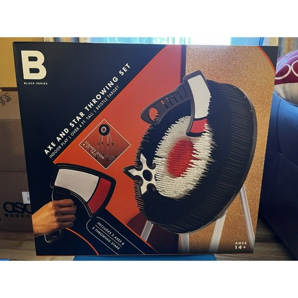 New Black Series Axe and Star Throwing Set - Indoor Play - Bristle Target - Picture 2 of 4